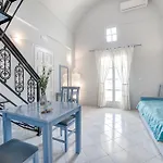 Monolithia Камари