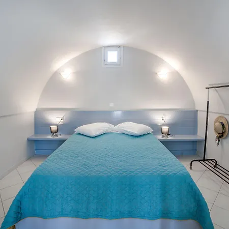 Monolithia Apartment