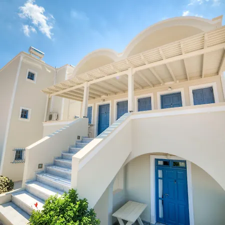 Monolithia Apartment Kamari (Santorini)