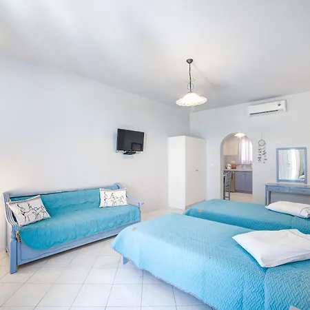 Monolithia * Kamari (Santorini)