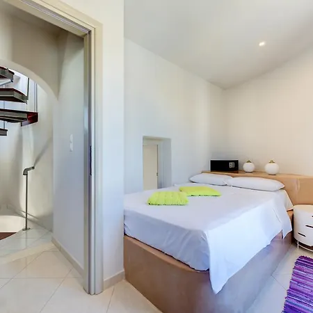 Apartment Monolithia